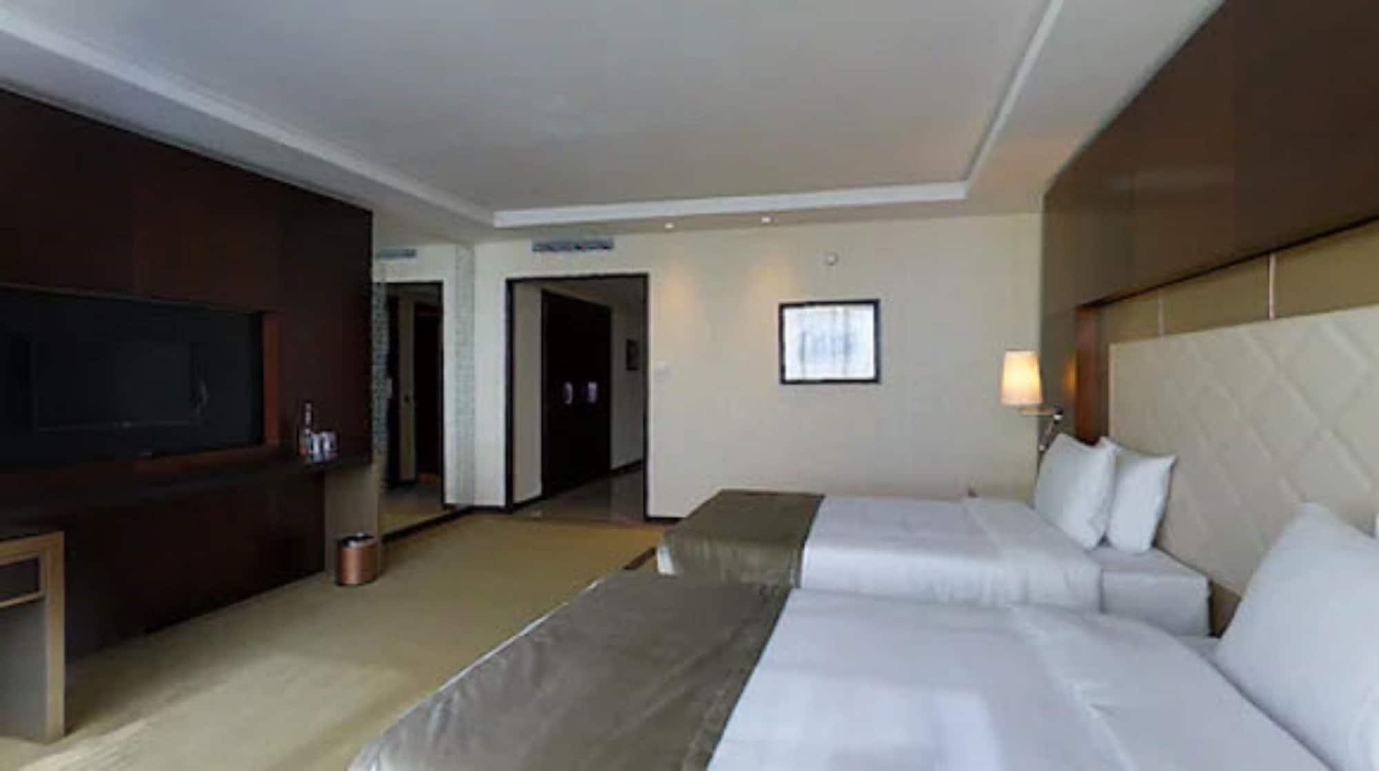 Grand Mogador City Center Casablanca Exterior foto A room at the hotel
