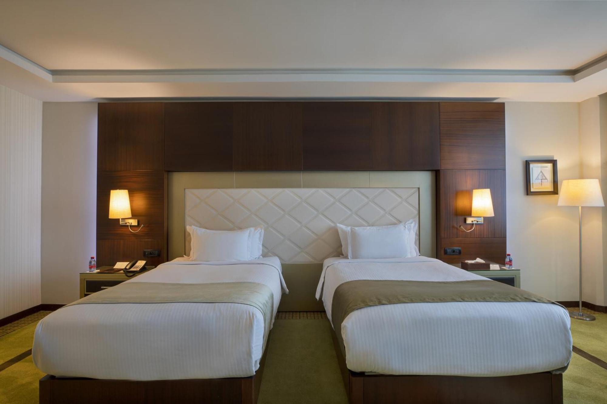 Grand Mogador City Center Casablanca Exterior foto Deluxe Room