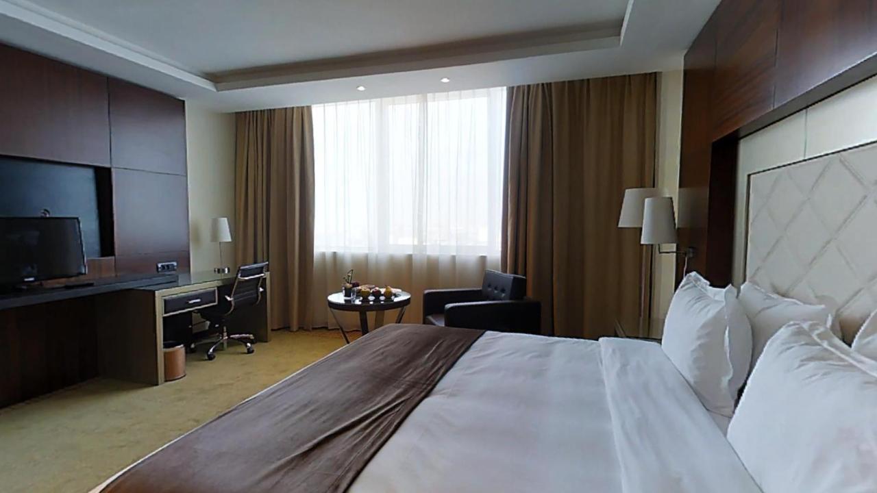 Grand Mogador City Center Casablanca Exterior foto A room at the Radisson Blu Hotel, Tbilisi